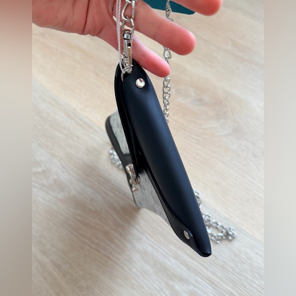 NWT NEW $300 Erika Lynn Cowhide Leather Envelope Crossbody Clutch Silver Black - Picture 8 of 9